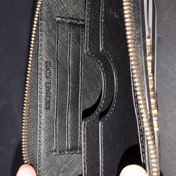 Michael Kors Black/White Striped All-around Zippered Wristlet/Wallet. - Picture 4 of 7